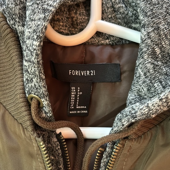 Lot of 2 Forever 21 Green Bomber Jackets Size Small - Picture 7 of 7